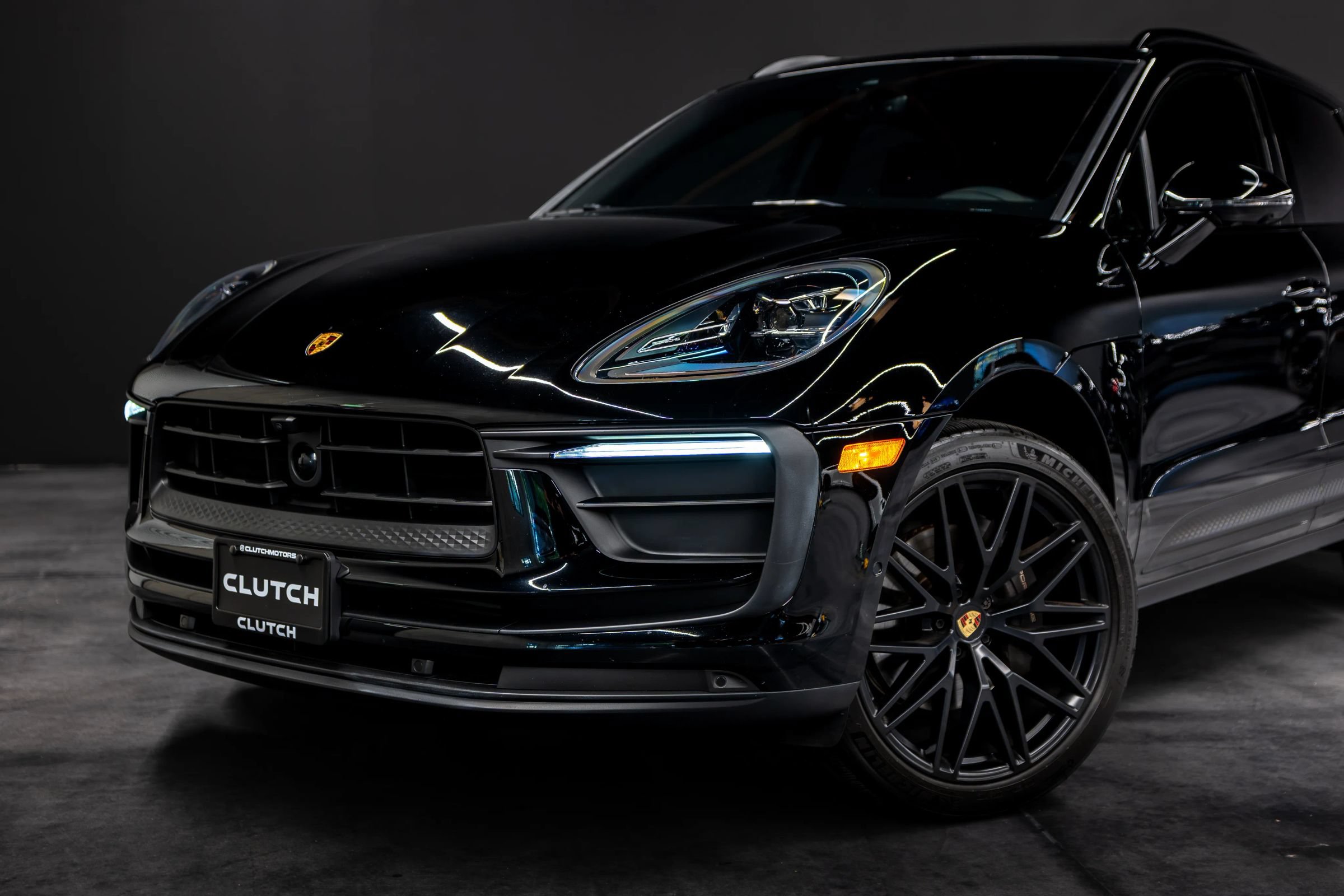 Used 2024 Porsche Macan AWD/4WD image 10