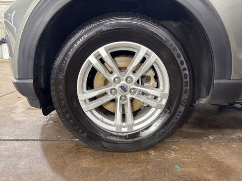 Used 2020 Ford Explorer XLT w/ Equipment Group 202A image 28