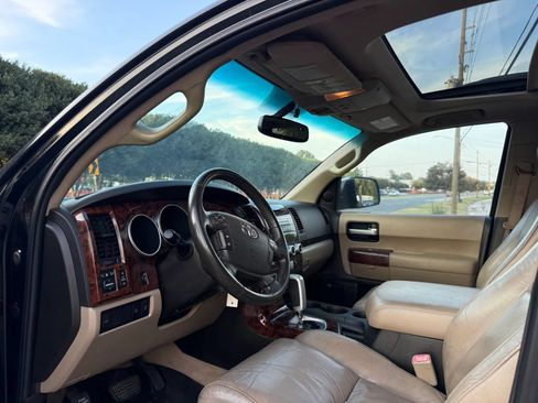 Used 2008 Toyota Sequoia Limited RWD image 11