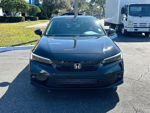 Used 2024 Honda Civic Touring image 2