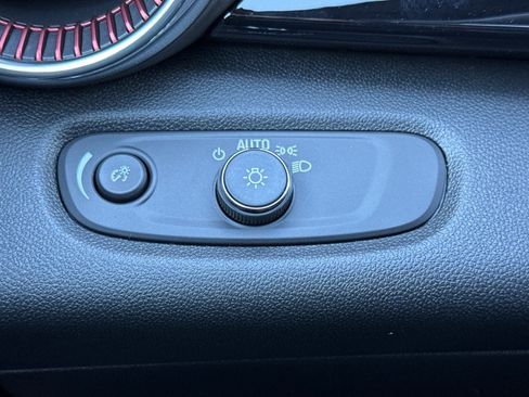 New 2026 Chevrolet Trax RS w/ Sunroof Package image 26