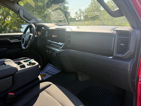 Used 2023 Chevrolet Silverado 1500 LT AWD/4WD image 25
