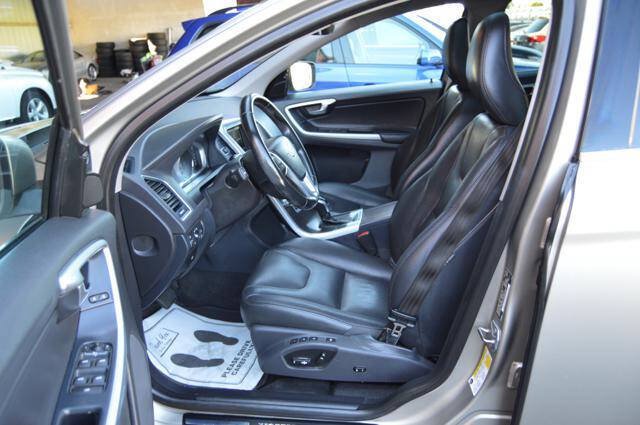 Used 2015 Volvo XC60 T5 Premier w/ Proximity Package FWD image 51
