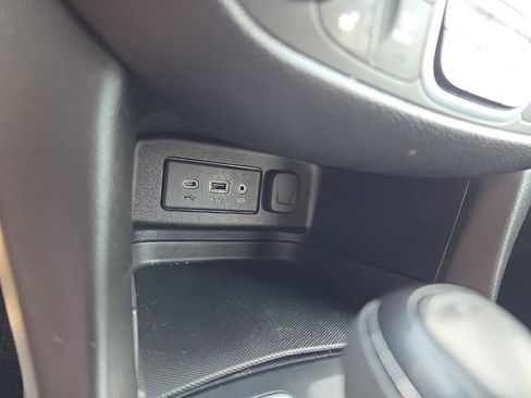 Used 2020 Chevrolet Equinox LT FWD image 27
