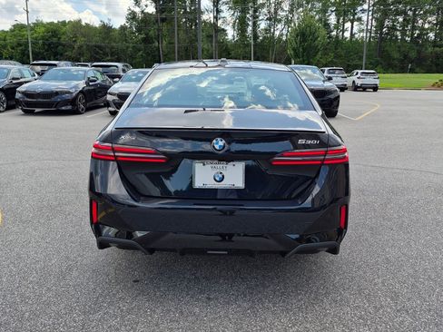 New 2027 BMW 530i xDrive w/ M Sport Package AWD/4WD image 4