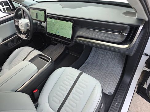 Used 2024 Rivian R1S Adventure AWD/4WD image 30