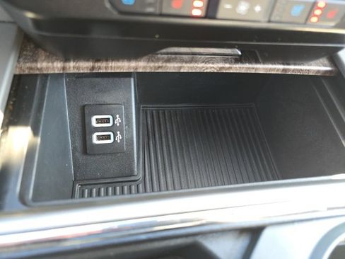 Used 2017 Ford F250 Lariat w/ Lariat Value Package image 19