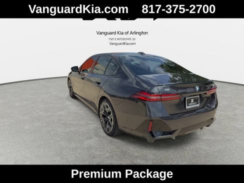 Used 2024 BMW i5 eDrive40i w/ M Sport Package RWD image 7