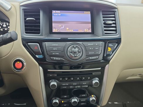 Used 2014 Nissan Pathfinder SV FWD image 20