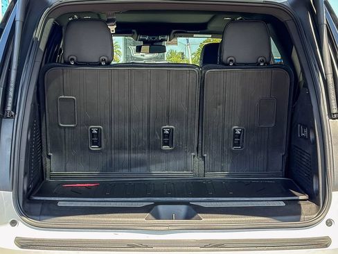 Used 2025 GMC Yukon Denali w/ Sun & Power Step Package AWD/4WD image 54