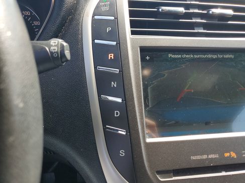 Used 2017 Lincoln MKC Premiere image 24