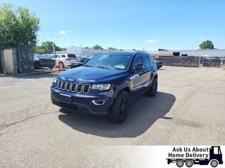 Used 2018 Jeep Grand Cherokee Laredo AWD/4WD video 1
