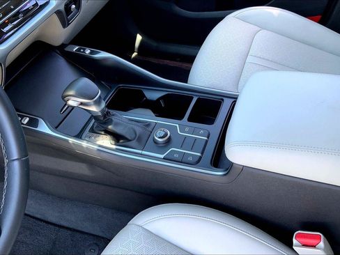 Used 2022 Kia Sorento S FWD image 16