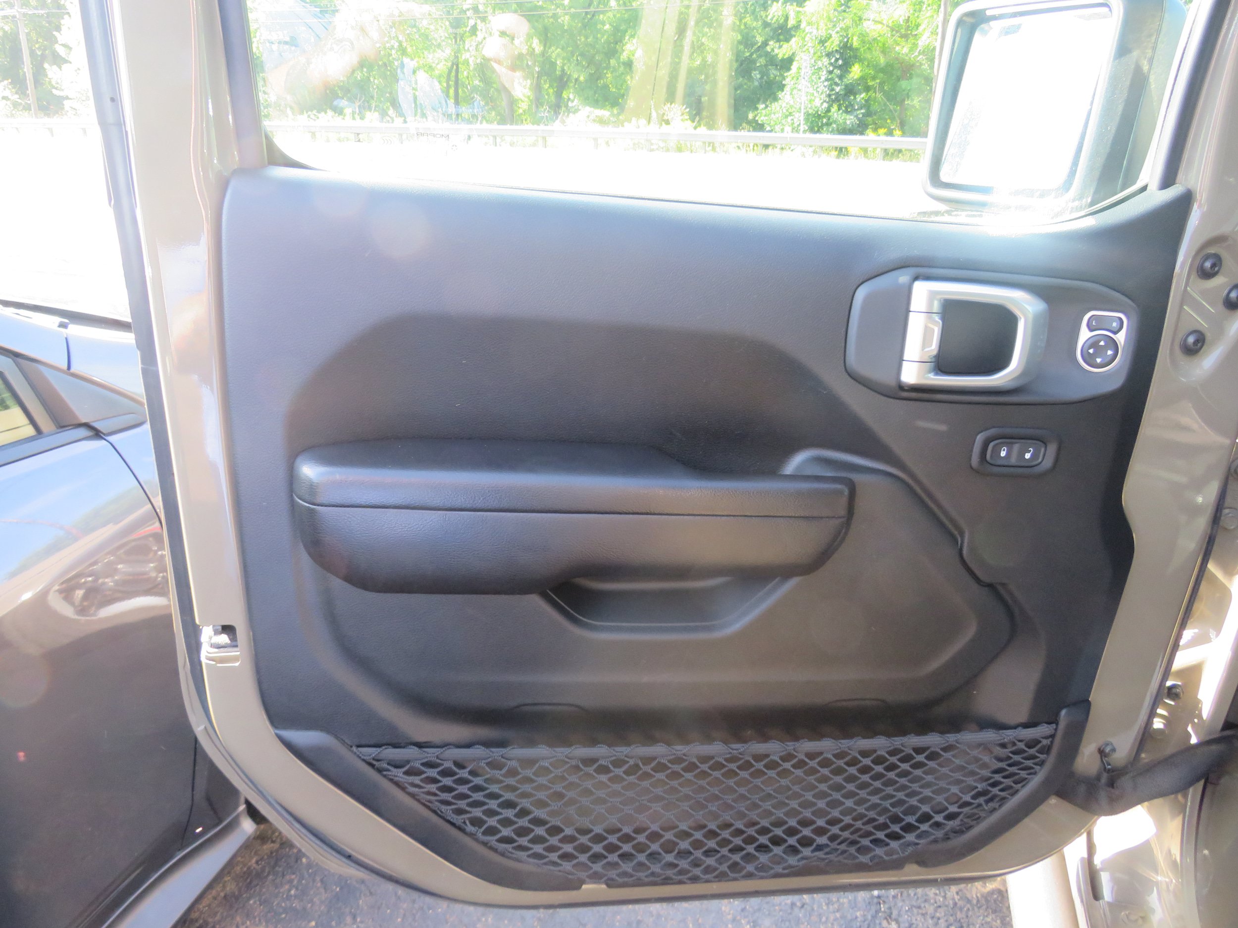 Used 2020 Jeep Gladiator Sport w/ Quick Order Package 24S AWD/4WD image 13