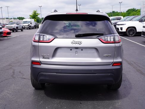 Used 2020 Jeep Cherokee Latitude Plus AWD/4WD image 6