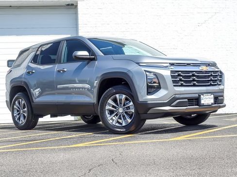 New 2026 Chevrolet Equinox LT FWD image 2