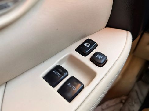 Used 2003 Lexus SC 430 SC 430 Convertible 2D image 23