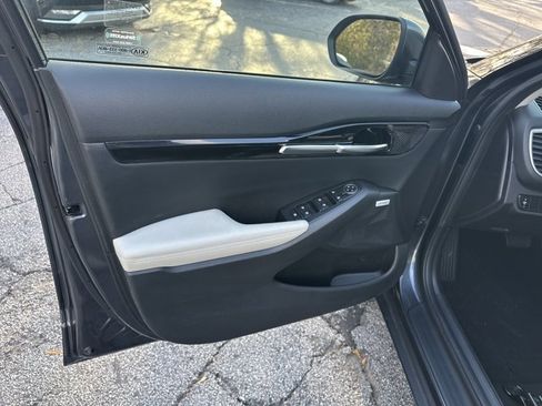 Used 2021 Kia Seltos SX w/ SX Sunroof Package image 11