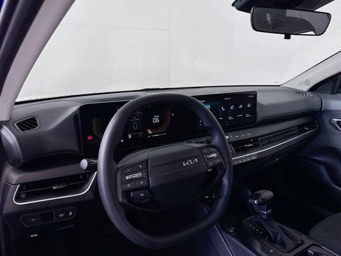 New 2025 Kia K4 LXS image 12