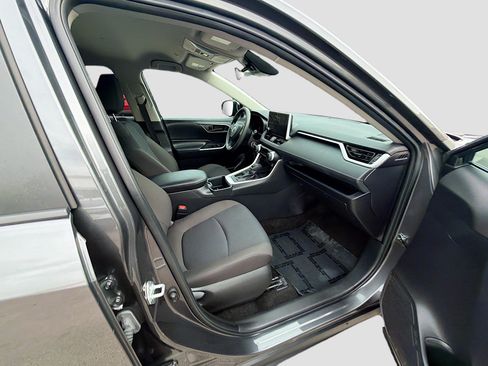 Used 2024 Toyota RAV4 LE FWD image 29