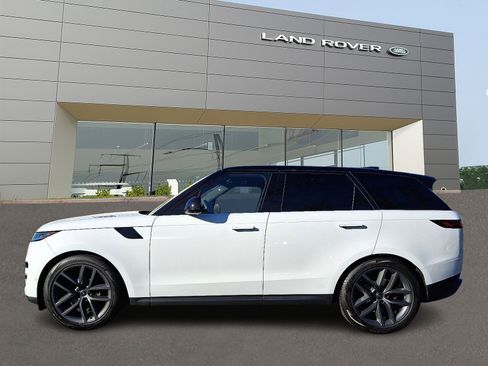Used 2024 Land Rover Range Rover Sport SE image 6