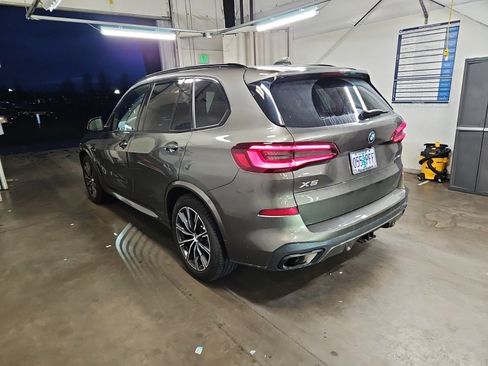 Used 2023 BMW X5 xDrive45e w/ M Sport Package image 4