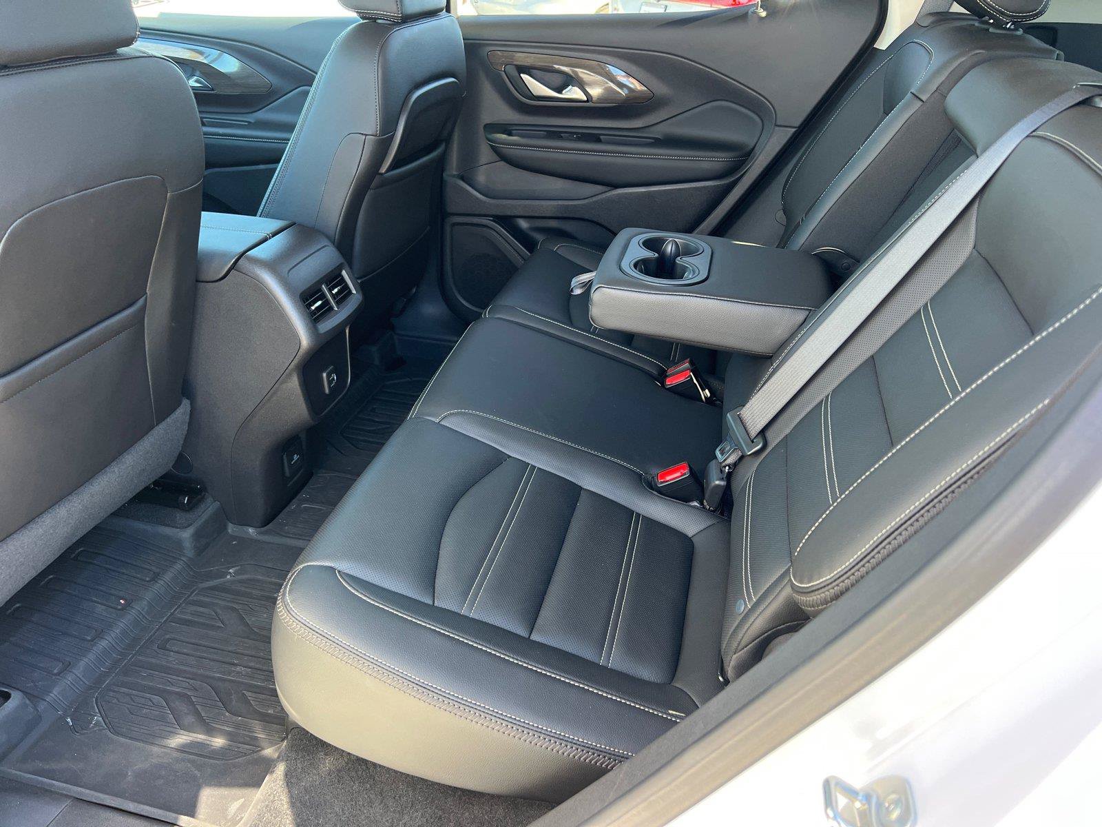 Used 2024 GMC Terrain Denali AWD/4WD image 21