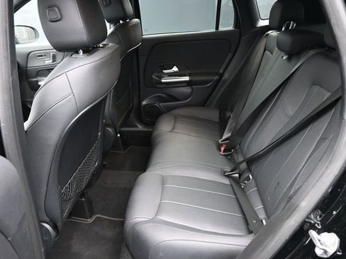 Used 2023 Mercedes-Benz GLA 250 4MATIC w/ Premium Package image 12