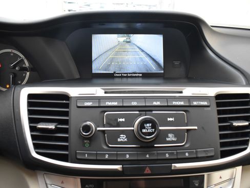 Used 2013 Honda Accord LX image 32