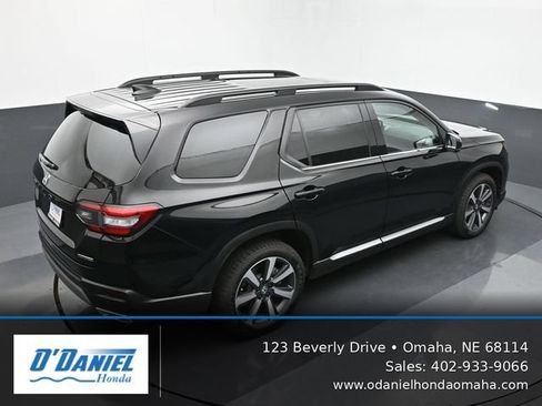 Used 2024 Honda Pilot Touring image 18