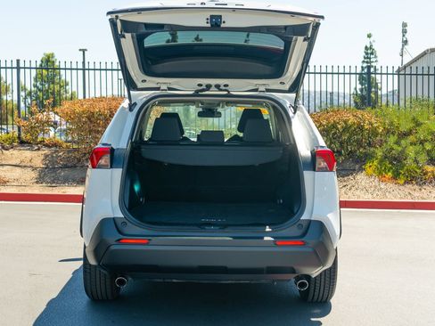 Used 2020 Toyota RAV4 LE w/ Carpet Mat Package FWD image 23