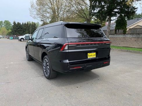 New 2026 Lincoln Navigator L Black Label AWD/4WD image 3
