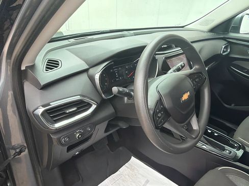 Used 2021 Chevrolet TrailBlazer LT w/ Convenience Package FWD image 21