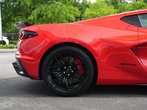 Used 2024 Chevrolet Corvette Z06 w/ Stealth Interior Trim Package RWD image 18