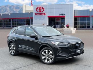 Used 2025 Ford Escape Platinum video 1