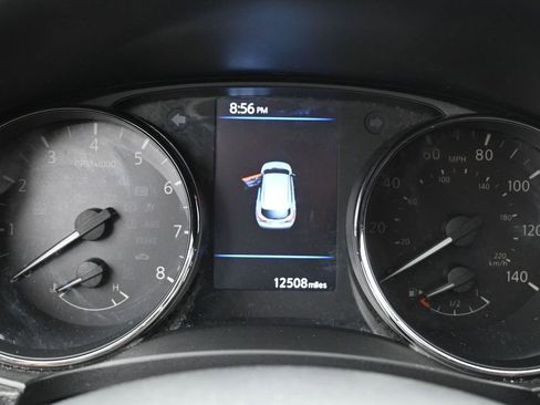 Used 2022 Nissan Rogue Sport SV FWD image 11