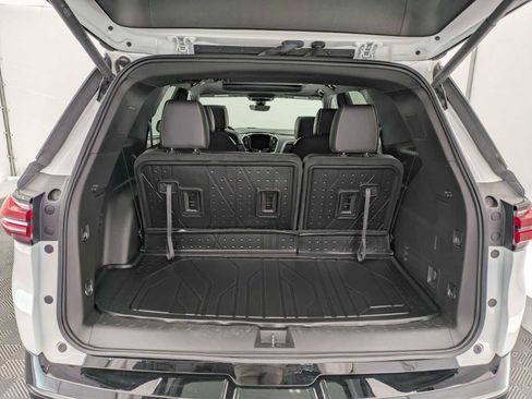 Used 2024 Chevrolet Traverse Premier w/ Redline Edition AWD/4WD image 35