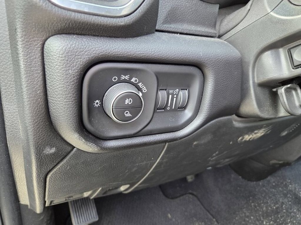 Used 2024 RAM 2500 Laramie w/ Safety Group AWD/4WD image 8