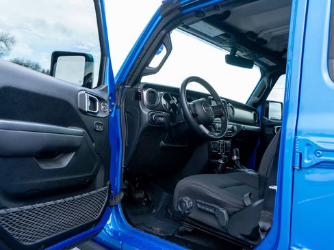 Used 2022 Jeep Wrangler Unlimited Sport image 14