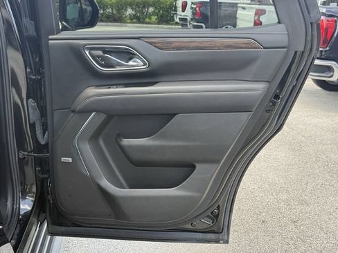 Used 2024 Chevrolet Tahoe Premier AWD/4WD image 35
