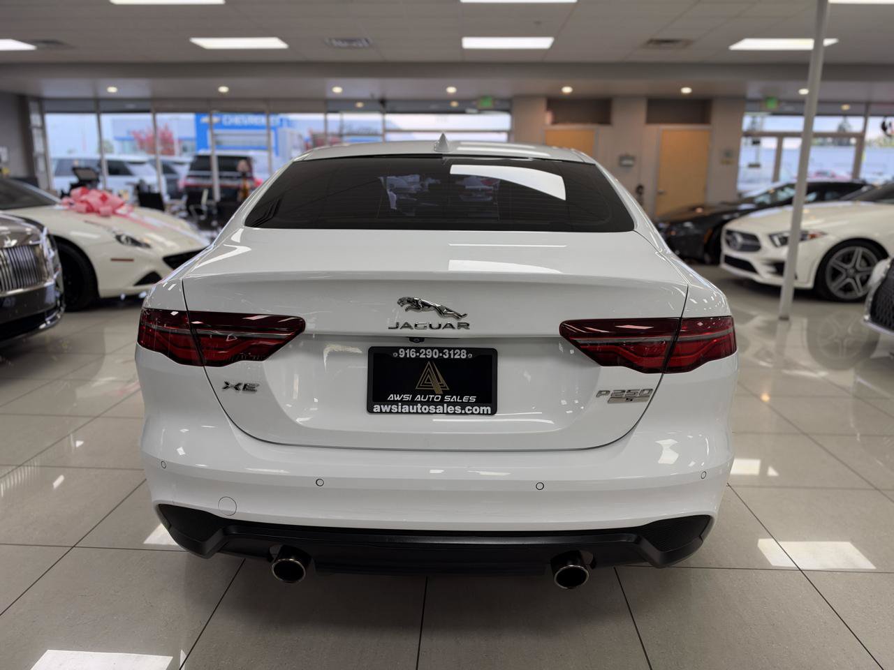 Used 2020 Jaguar XE S RWD image 5