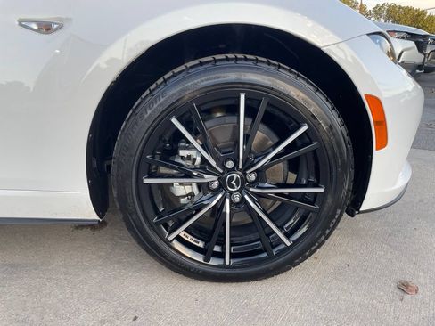 Used 2024 MAZDA MX-5 Miata Grand Touring RWD image 20