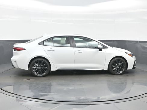 Used 2026 Toyota Corolla XSE FWD image 7