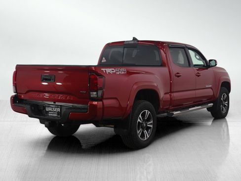 Used 2018 Toyota Tacoma TRD Sport image 5