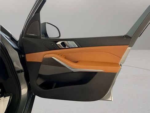 Used 2026 BMW X7 xDrive40i w/ Premium Package image 28