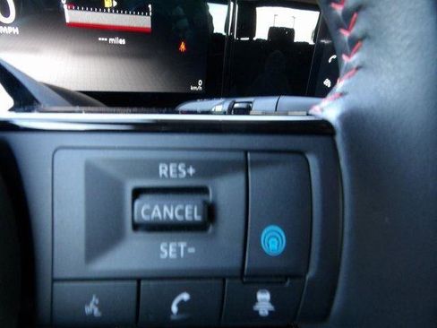 Certified 2025 Nissan Kicks SR image 35