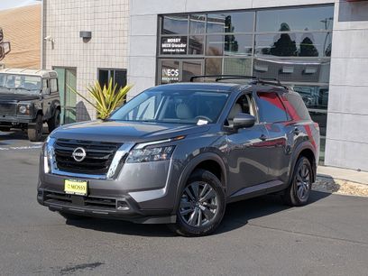 New 2025 Nissan Pathfinder SV w/ SV Premium Package