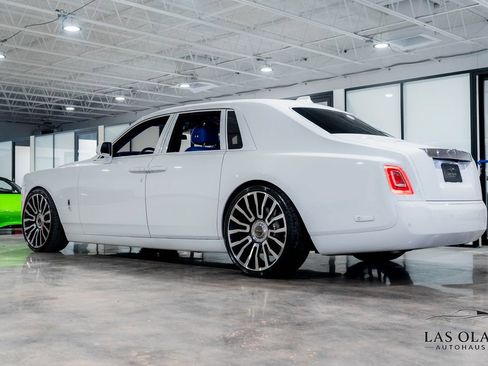 Used 2024 Rolls-Royce Phantom Sedan RWD image 8