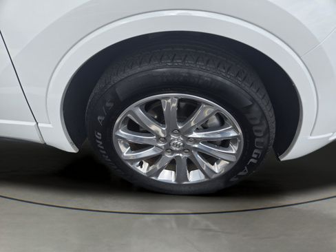 Used 2020 Buick Envision Essence AWD/4WD image 26