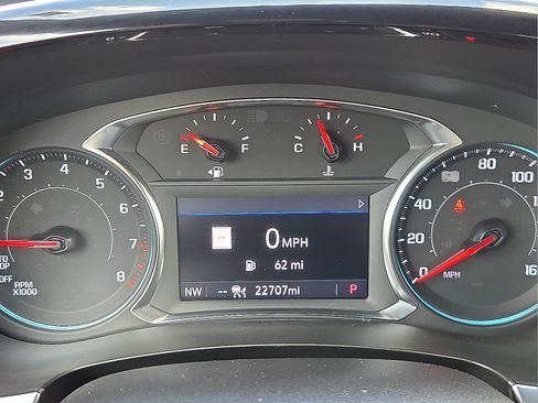 Used 2023 Chevrolet Traverse RS AWD/4WD image 23